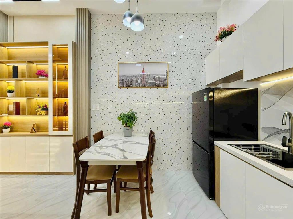 Bán nhà phố mới xinh ngay trung tâm p16 gò vấp