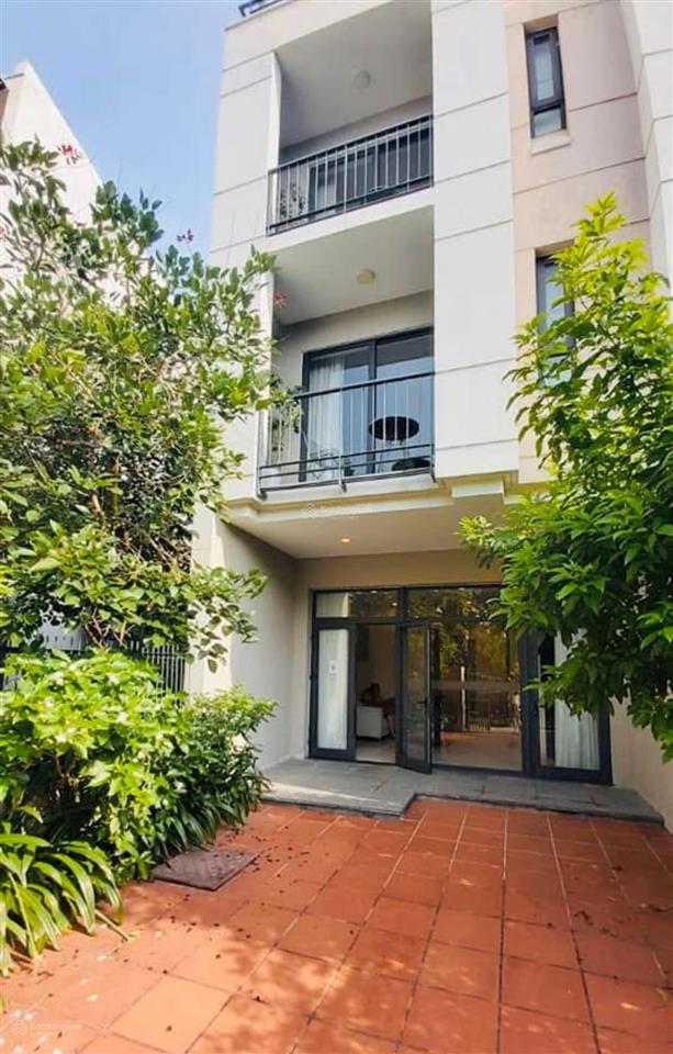 Chính chủ bán căn liền kề 3,5t 100m2 ven biển gần bãi tắm tại trung tâm du lịch bãi cháy, hạ long