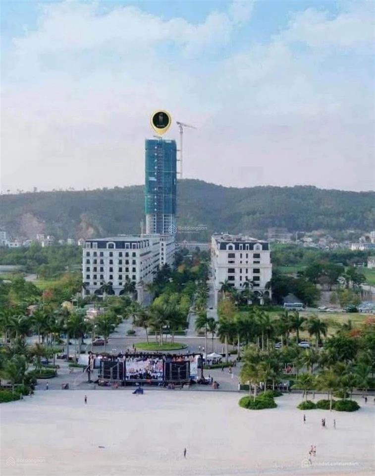 Chính chủ bán căn hộ studio 30m2 chếch biển. full nội thất, trung tâm du lịch bãi cháy, hạ long