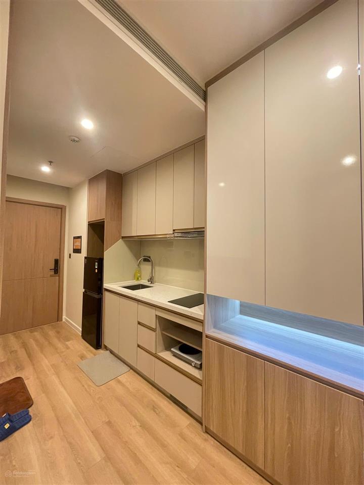Chính chủ bán căn hộ studio 30m2 chếch biển. full nội thất, trung tâm du lịch bãi cháy, hạ long