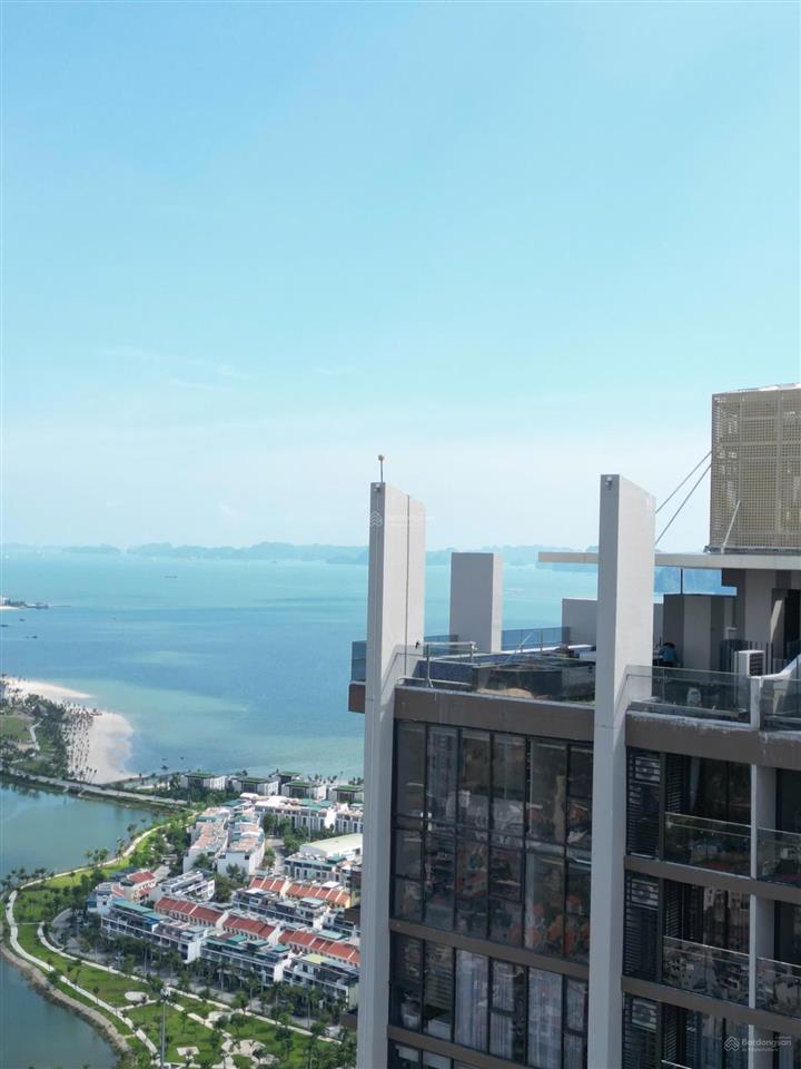 Chính chủ bán căn penthouse biệt thự 3 tầng ~417m2 view biển sân vườn bể bơi tại trung tâm bãi cháy
