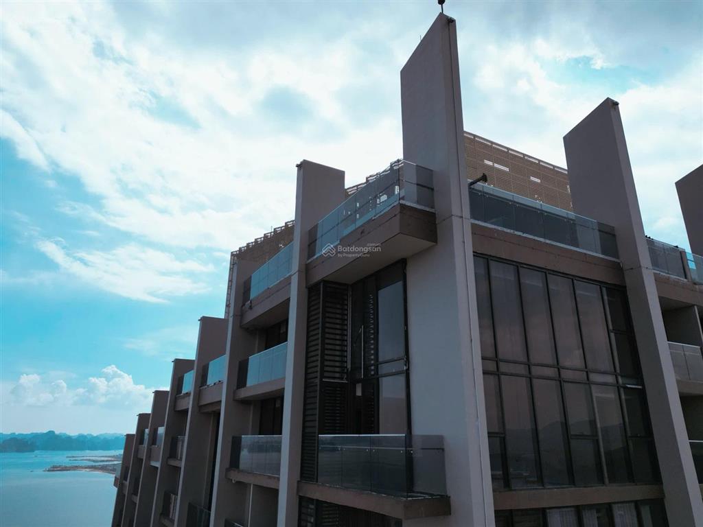 Chính chủ bán căn penthouse biệt thự 3 tầng ~417m2 view biển sân vườn bể bơi tại trung tâm bãi cháy