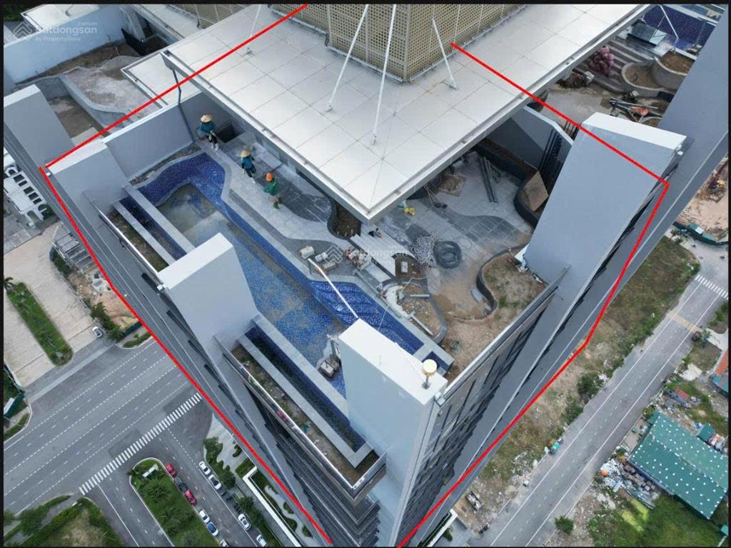 Chính chủ bán căn penthouse biệt thự 3 tầng ~417m2 view biển sân vườn bể bơi tại trung tâm bãi cháy