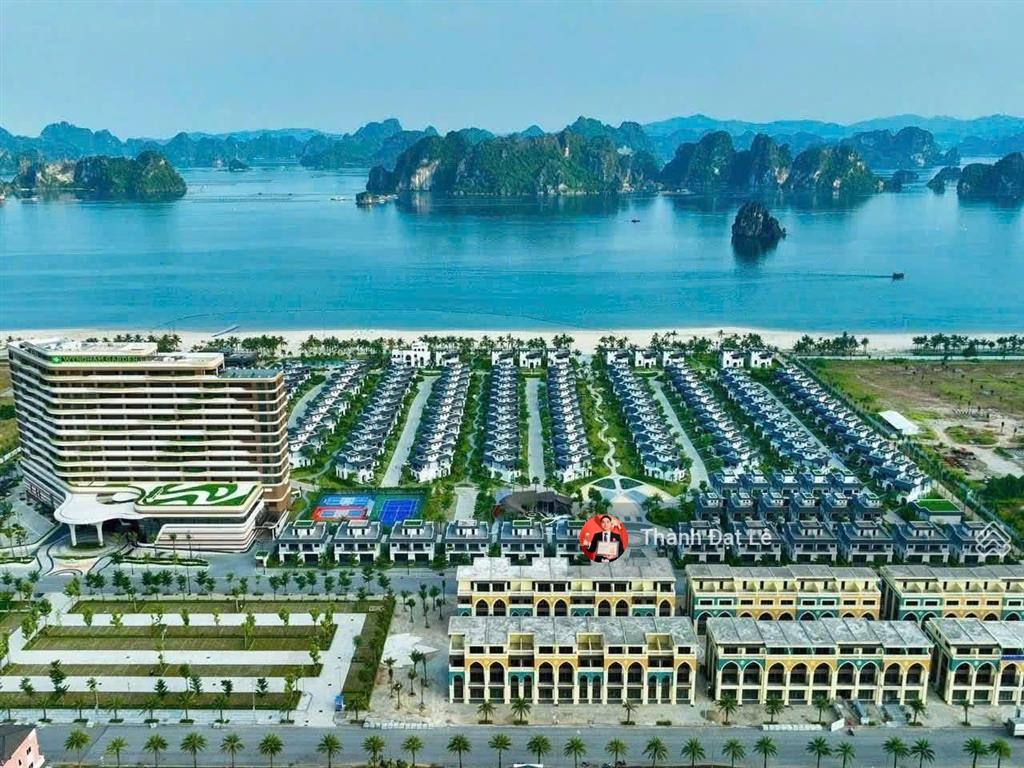 Do chuyển định cư. chính chủ bán căn biệt thự 2,5 tầng 120m2 ven biển sonasea vân đồn, quảng ninh