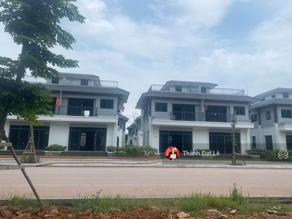 Chính chủ cần bán cắt lỗ gần 1 tỷ căn biệt thự 2,5 tầng 120m2 ven biển sonasea vân đồn, quảng ninh