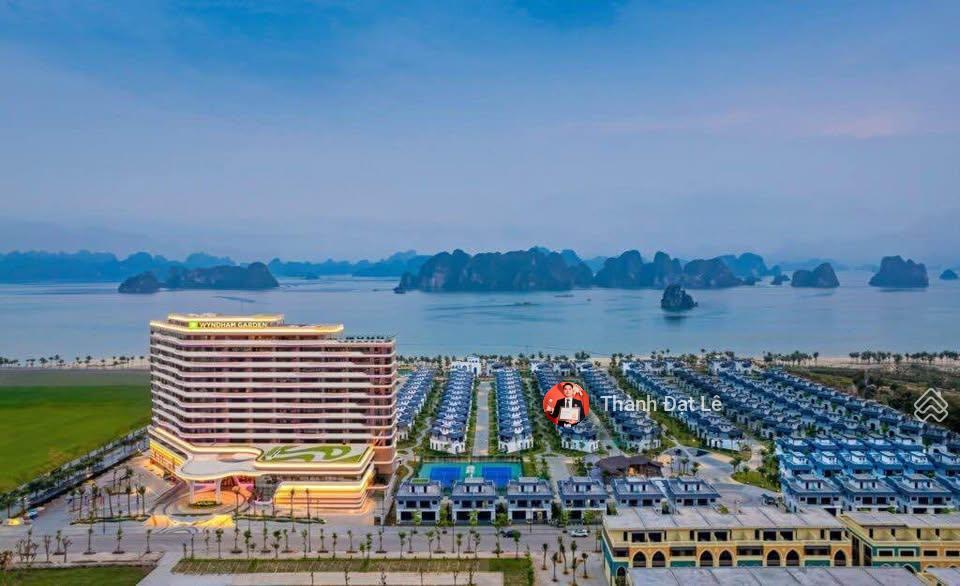 Chính chủ cần bán cắt lỗ gần 1 tỷ căn biệt thự 2,5 tầng 120m2 ven biển sonasea vân đồn, quảng ninh