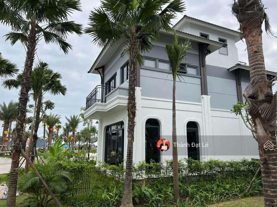 Chính chủ cần bán cắt lỗ gần 1 tỷ căn biệt thự 2,5 tầng 120m2 ven biển sonasea vân đồn, quảng ninh