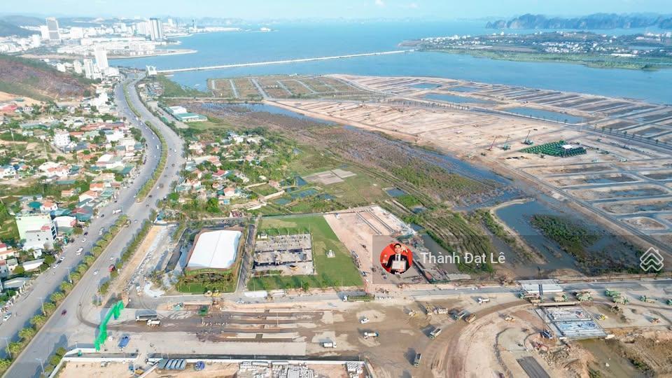 Nội bộ căn biệt thự, liền kề ven biển tại vinhomes hạ long xanh. sổ lâu dài