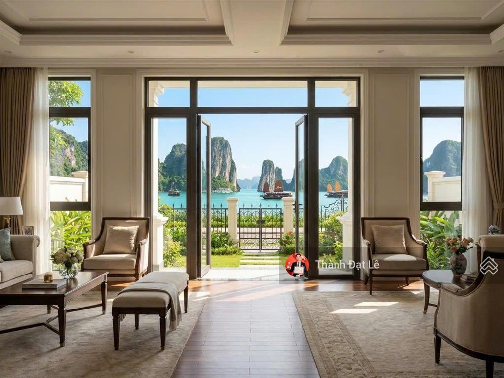 Chỉ 1 căn duy nhất biệt thự đơn lập suất ngoại giao 300m2, view biển cực đỉnh tại vịnh bình minh 1