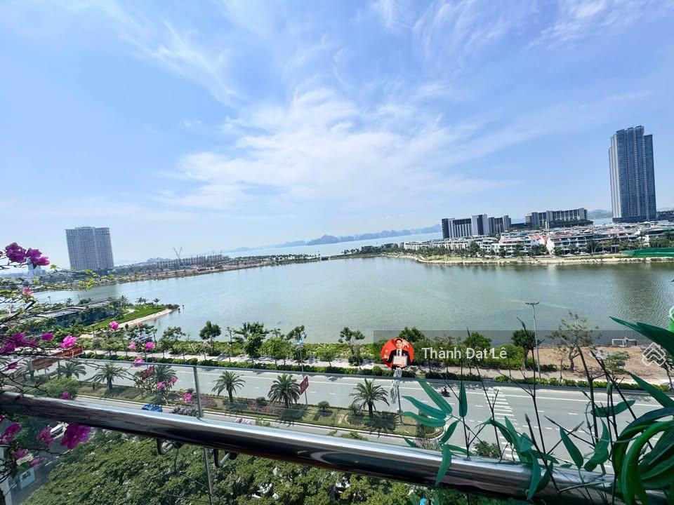 Chuyển sinh sống, bán căn 2pn 80m2 view trực diện biển trung tâm du lịch bãi cháy, hạ long