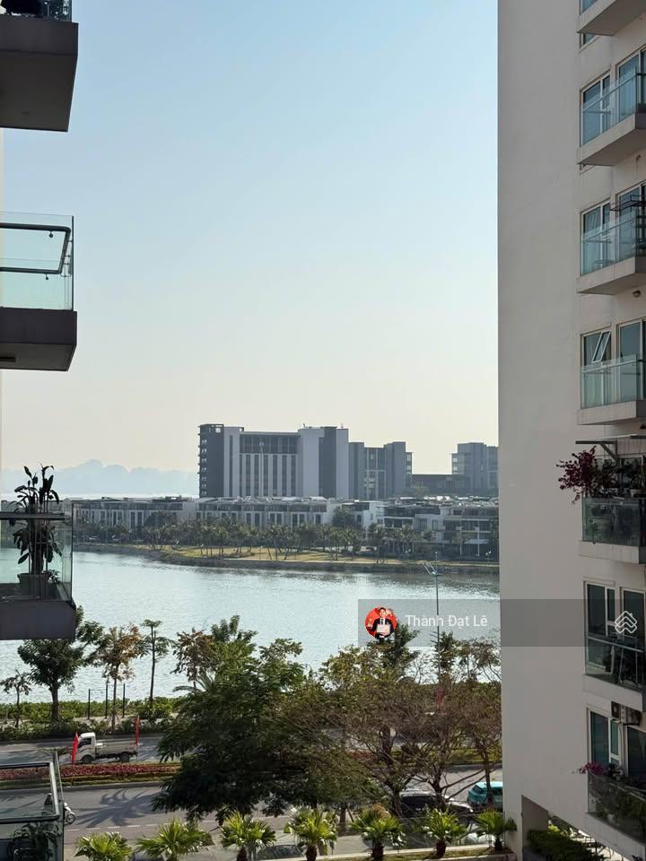 Do chuyển định cư không sử dụng nên cần bán căn hộ 3pn 96m2 trung tâm du lịch bãi cháy, hạ long