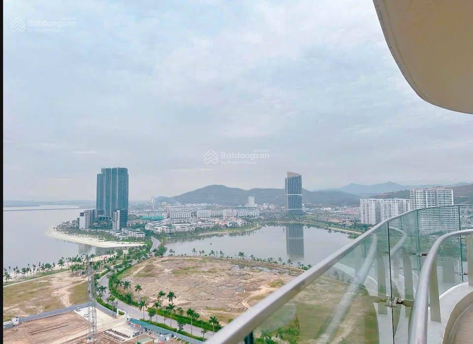 Chính chủ bán căn hộ 2pn 98m2 view chính biển toà citadines trung tâm du lịch bãi cháy , hạ long