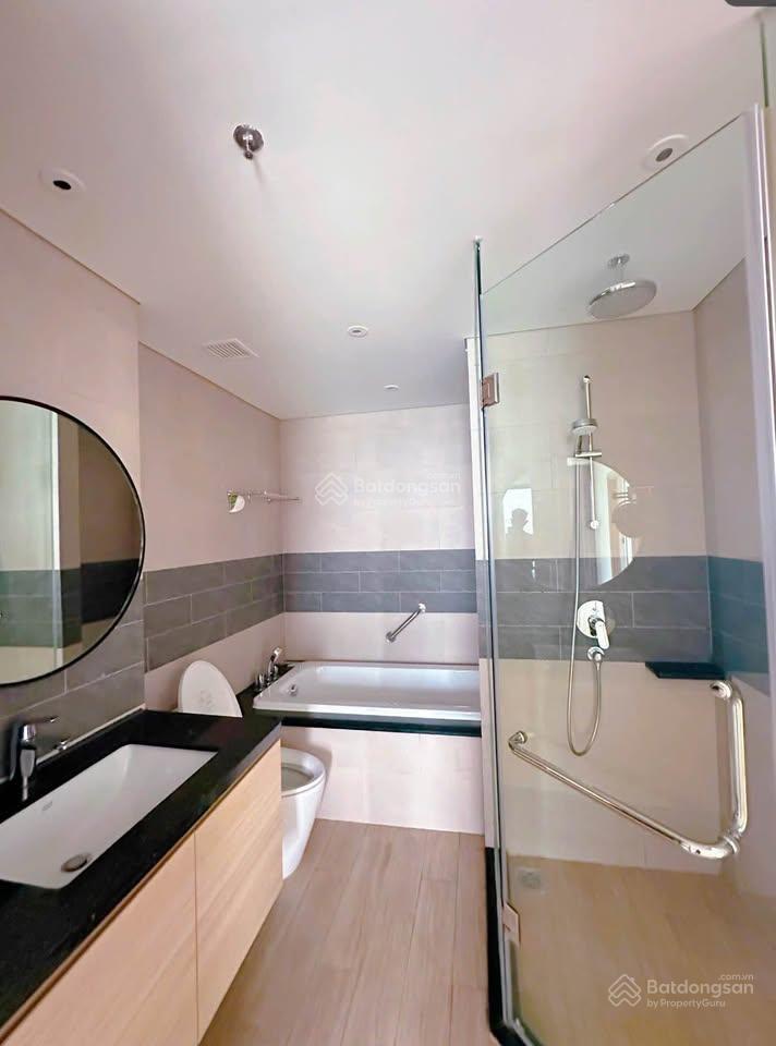 Chính chủ bán căn hộ 2pn 98m2 view chính biển toà citadines trung tâm du lịch bãi cháy , hạ long