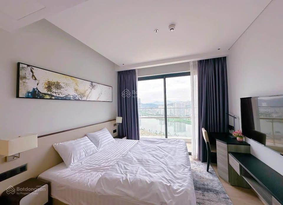 Chính chủ bán căn hộ 2pn 98m2 view chính biển toà citadines trung tâm du lịch bãi cháy , hạ long
