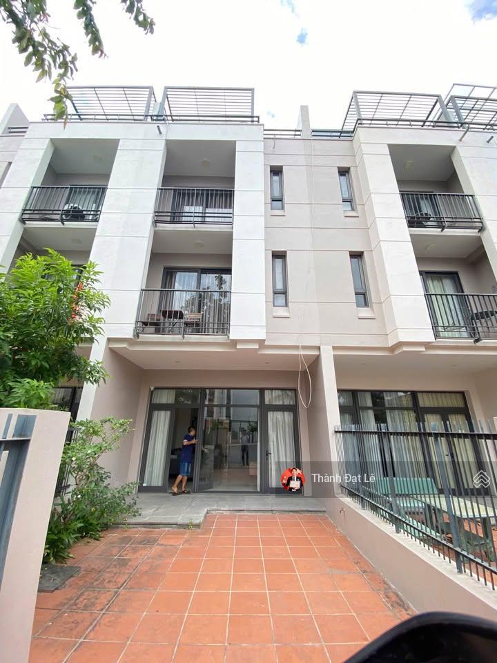 Chính chủ bán căn liền kề 3,5 tầng 96m2 lotus resident ven biển trung tâm du lịch bãi cháy, hạ long