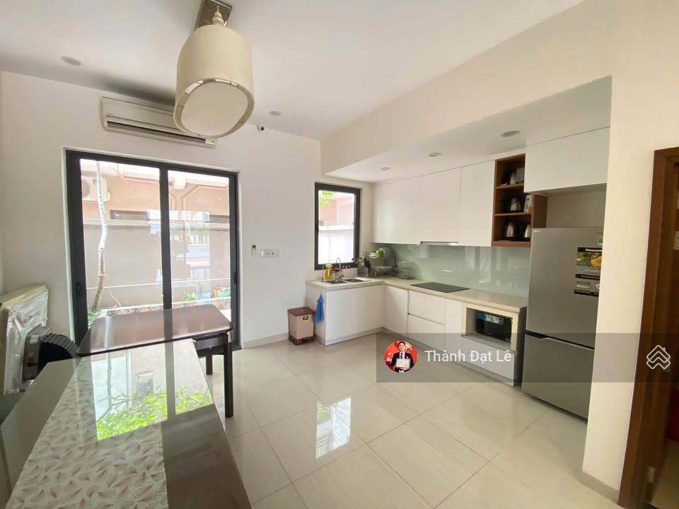 Chính chủ bán căn liền kề 3,5 tầng 96m2 lotus resident ven biển trung tâm du lịch bãi cháy, hạ long