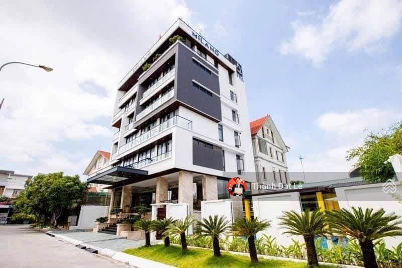 Bán khách sạn 8 tầng 264m2 view biển ngay trung tâm quảng trường, bao biển hạ long.
