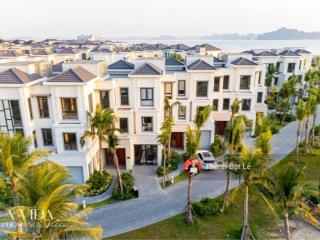 Chính chủ bán biệt thự biển 3,5 tầng 208m2 hạ long. full nội thất, chạm bãi tắm cát trắng siêu đẹp!