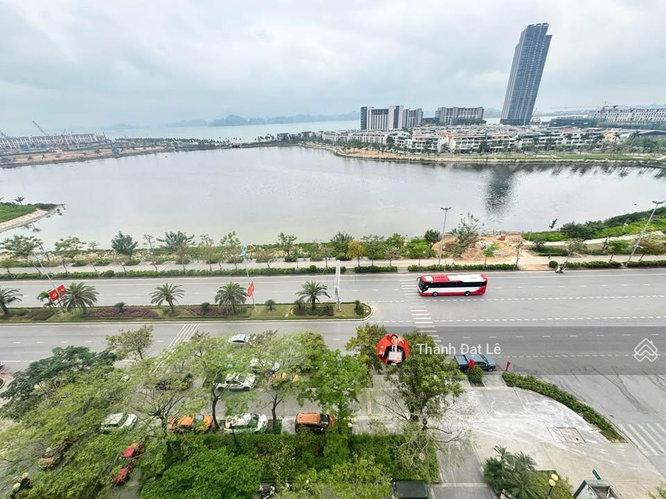 Do chuyển định cư cần bán căn 4pn 144m2 view trực diện biển tại trung tâm du lịch bãi cháy, hạ long