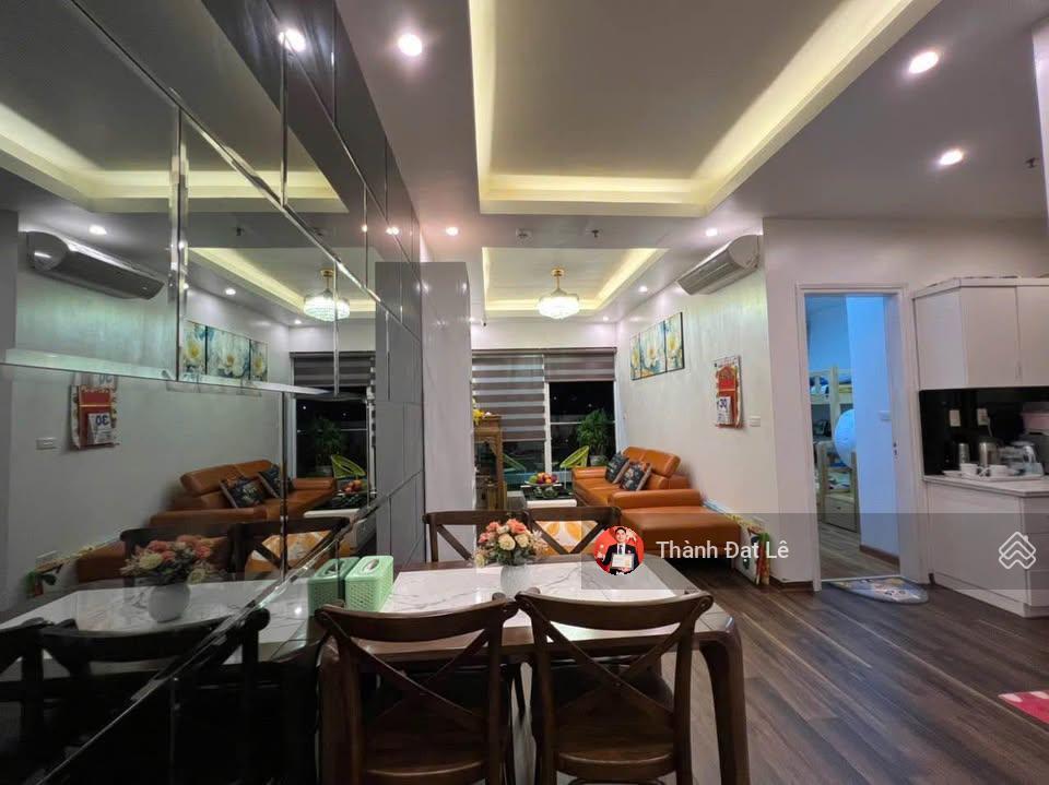 Do chuyển định cư cần bán căn 4pn 144m2 view trực diện biển tại trung tâm du lịch bãi cháy, hạ long