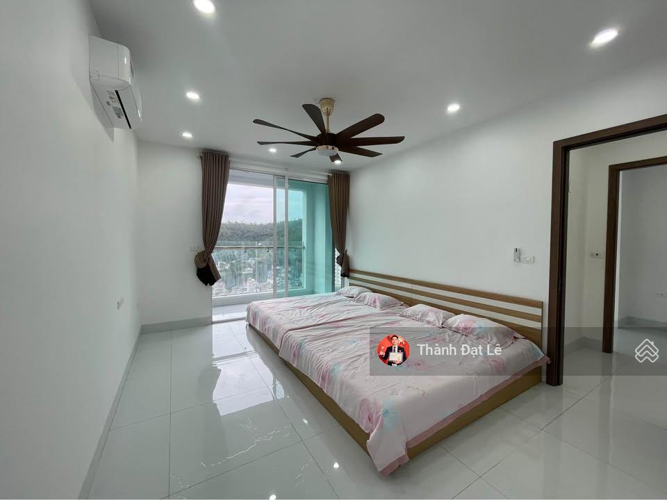 Nhượng lại gấp căn penthouse 2 tầng siêu rộng 205m2 tại trung tâm du lịch bãi cháy, hạ long
