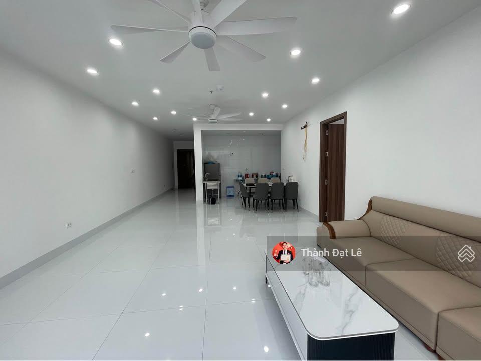 Nhượng lại gấp căn penthouse 2 tầng siêu rộng 205m2 tại trung tâm du lịch bãi cháy, hạ long