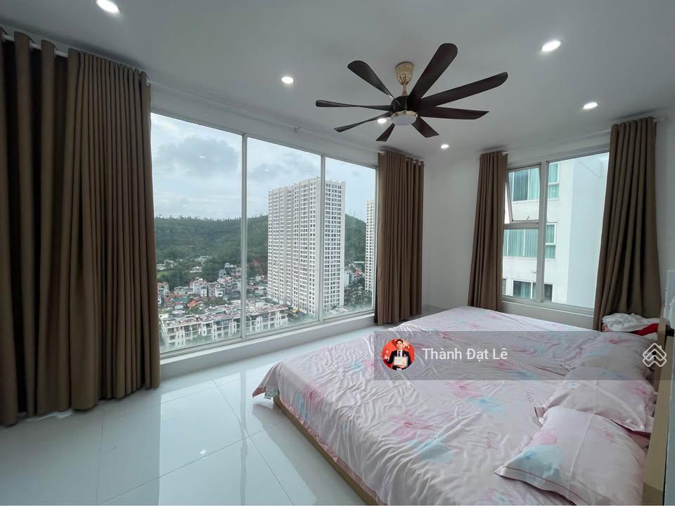 Nhượng lại gấp căn penthouse 2 tầng siêu rộng 205m2 tại trung tâm du lịch bãi cháy, hạ long