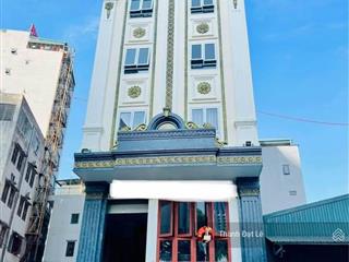 Bán khách sạn 6 tầng 29p 176m2 view vịnh hạ long, trung tâm du lịch cách bãi tắm bãi cháy chỉ 300m