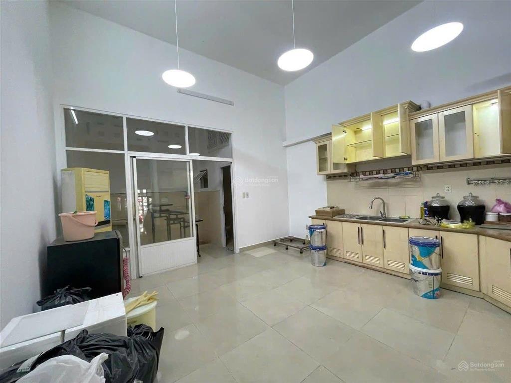 Ngộp bank, gấp bán.
bán nhà mặt tiền hiếm gò vấp chính chủ lâu đời  6pn  110 m2  15,5 tỷ tl.