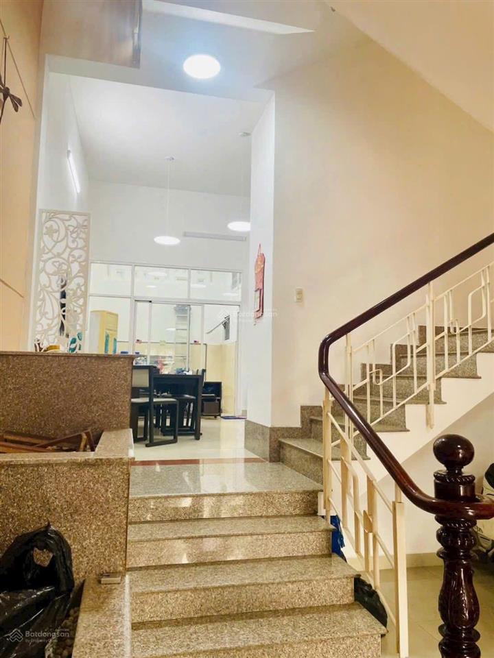 Ngộp bank, gấp bán.
bán nhà mặt tiền hiếm gò vấp chính chủ lâu đời  6pn  110 m2  15,5 tỷ tl.