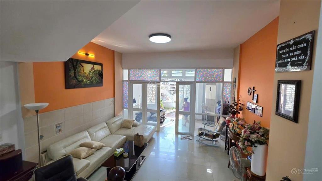 Ngộp bank, gấp bán.
bán nhà mặt tiền hiếm gò vấp chính chủ lâu đời  6pn  110 m2  15,5 tỷ tl.