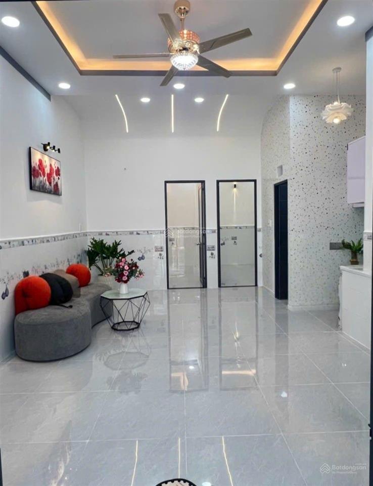 Nhà mới đẹp ở ngay sát tô ngọc vân  đường ô tô thông thoáng, dt 50m2 nở hậu  giá 2.19 tỷ