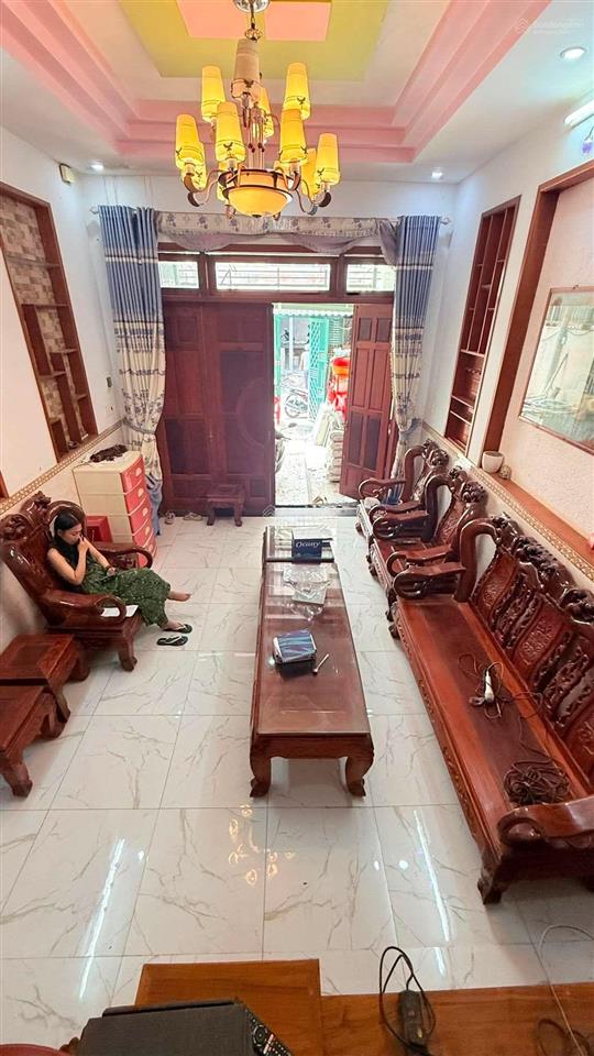 Có 5,85 tỷ, bạn sẽ chọn nhà trong hẻm sâu hay căn này 65 m2 , ô tô tránh, 3 tầng, sát mặt tiền.