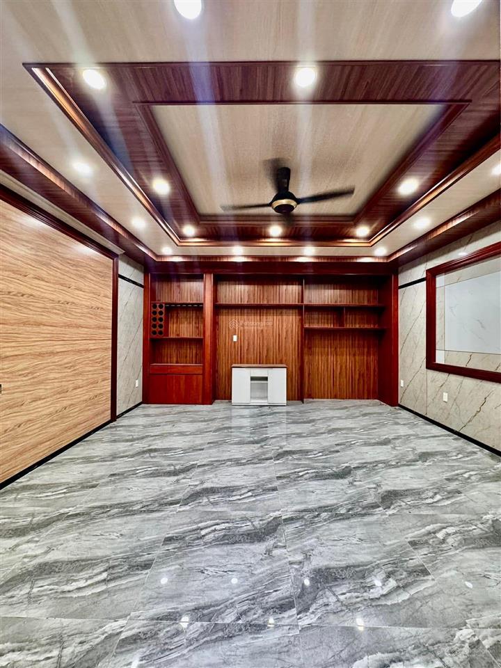 Mặt tiền kinh doanh  tân xuân 2 hóc môn  gần 700m2  full thổ cư 18.5 tỷ dòng tiền 800 triệu năm