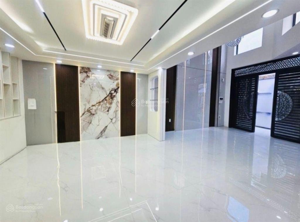 Mặt tiền hẻm xe hơi full nội thất cao cấp không gian sống sang trọng 5 tầng thang máy vi vu