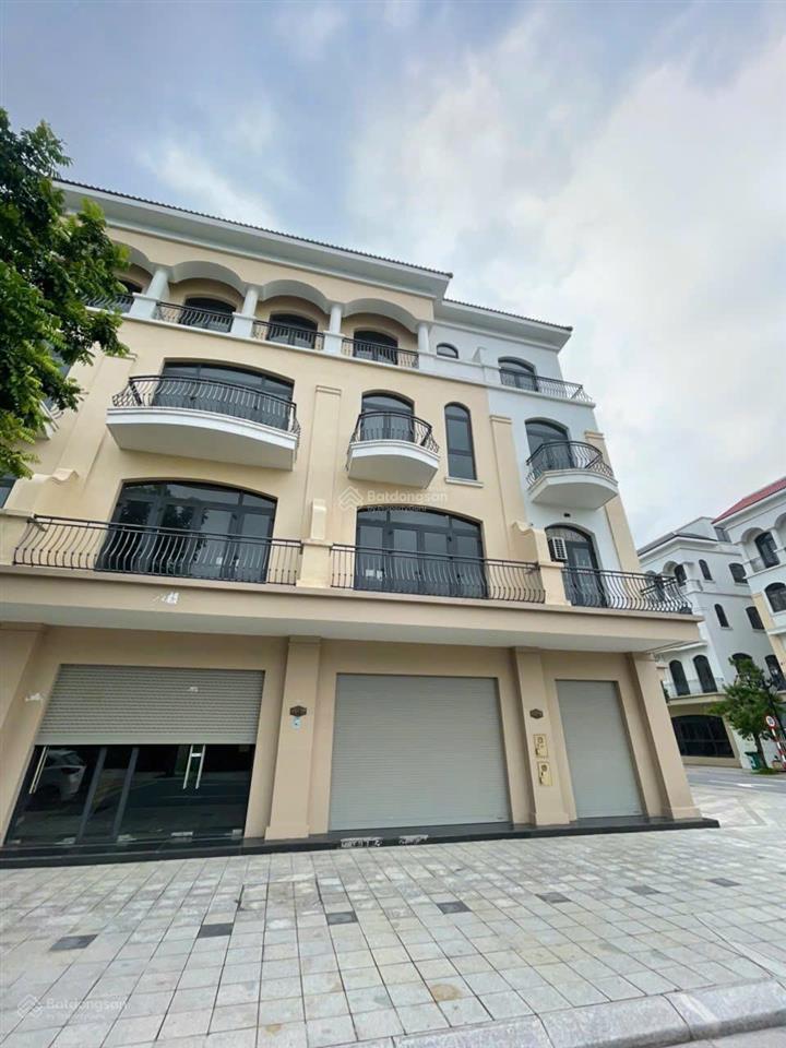 Cắt lỗ sâu liền kề chà là 70m chỉ 8,1 tỷ sổ đỏ mặt đường lớn tại vinhomes ocp2