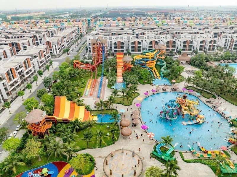 Giảm sâu shophouse ánh dương 100m giá chỉ 12,5 tỷ  2 mặt tiền  trực diện công viên nước