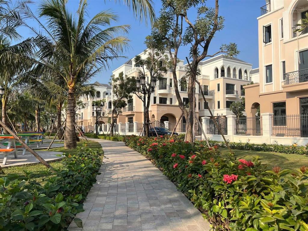 Cắt lỗ sâu liền kề 63m  ngay ngã tư  chỉ 7,7 tỷ tại vinhomes ocean park 2