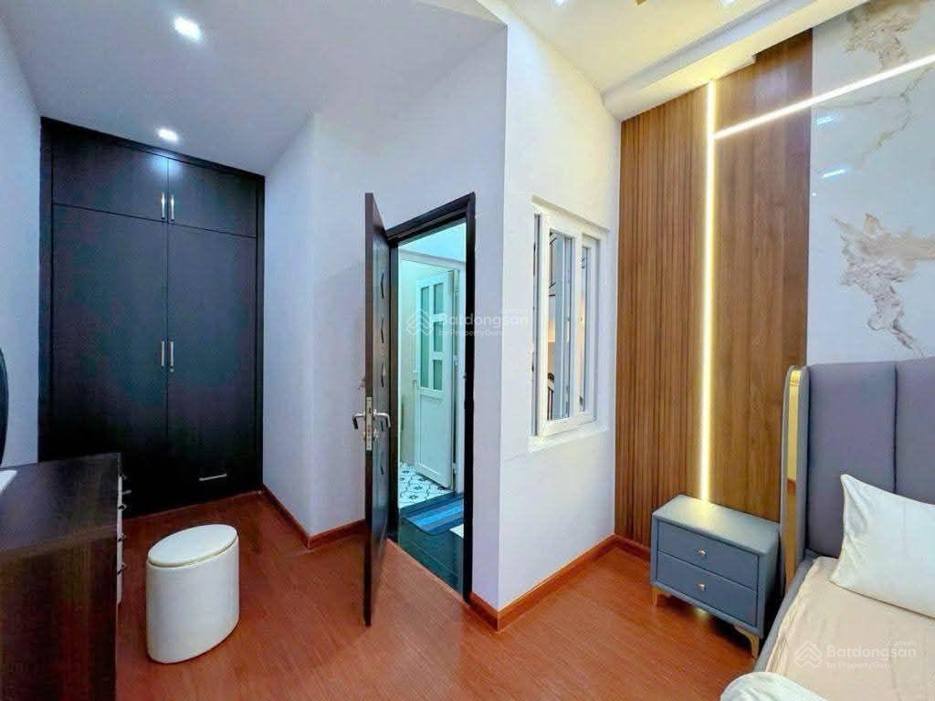 Mặt bằng k doanh , full nội thất, hxh thông ra emart *60m2* 4 tầng, s thượng * hơn 7 tỷ tl