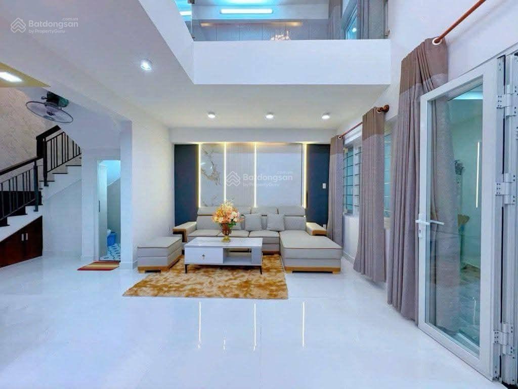 Mặt bằng k doanh , full nội thất, hxh thông ra emart *60m2* 4 tầng, s thượng * hơn 7 tỷ tl