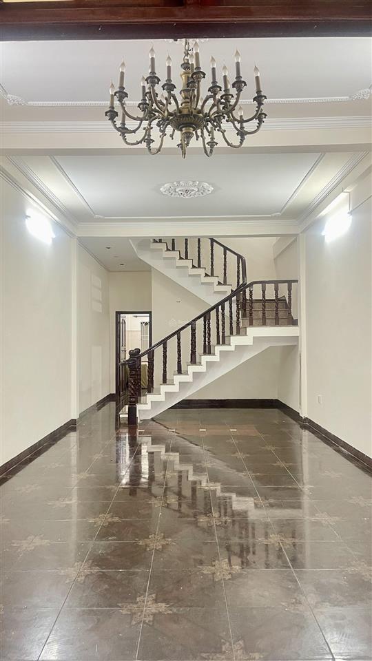 Bán nhà phố 1 trệt 2 lầu trung tâm thành phố vũng tàu cũ
