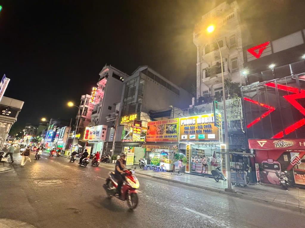 Bán nhà mặt tiền chợ hoàng hoa thám 6,5x30m 4 tầng vị trí kinh doanh sầm uất giá chỉ 42 tỷ tl