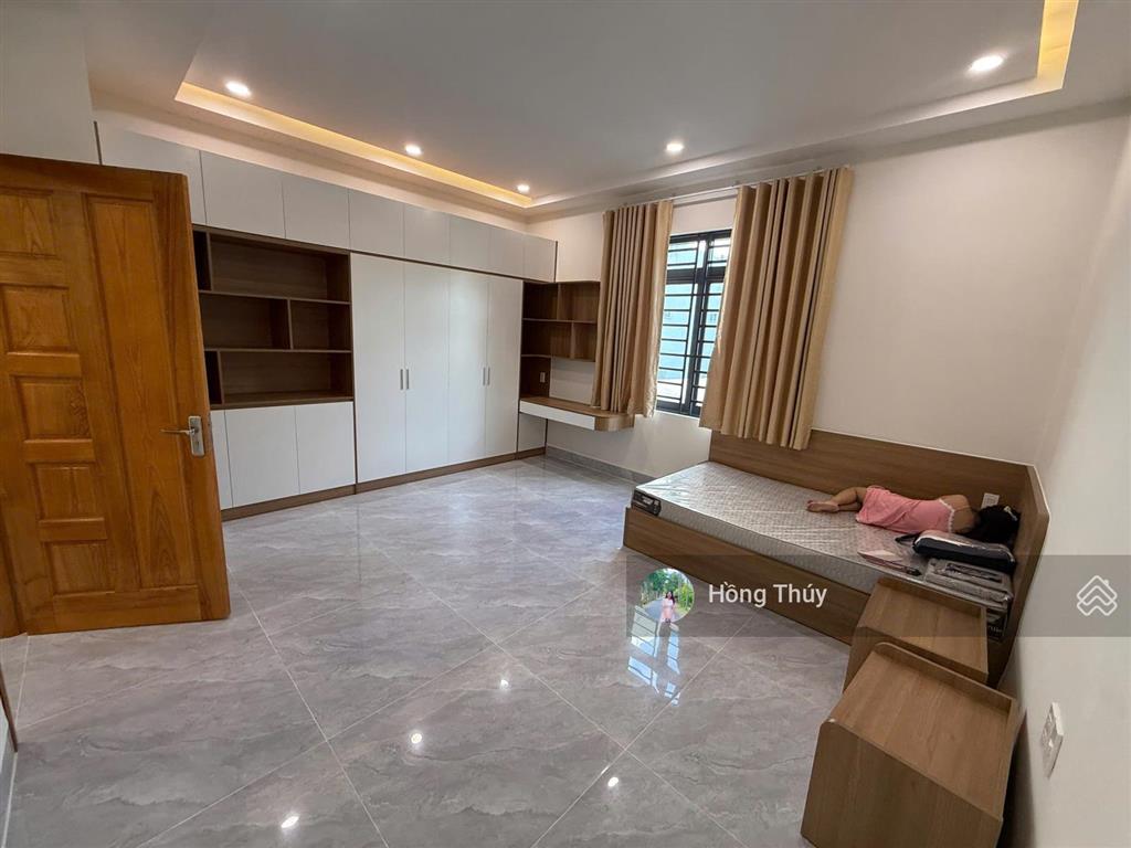 Bán nhà đẹp hxh ngay 127 hoàng hoa thám  khu k300, dt 5,5x16m 4 tầng ở ngay giá chỉ 15,9 tỷ tl