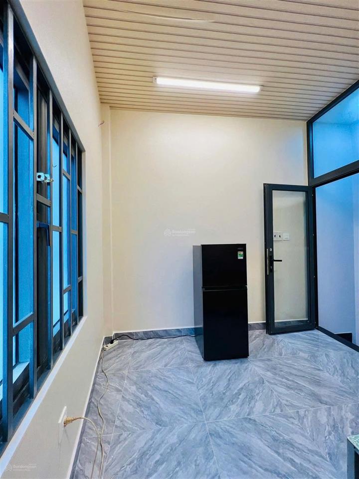 Nhà quận 1, giá 2.35 tỷ, đường trần quang khải