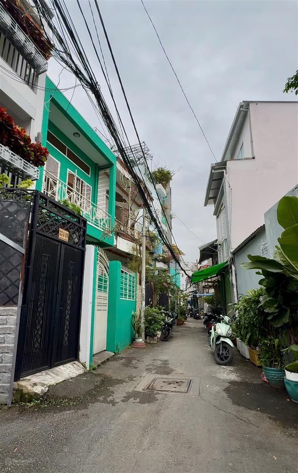 Nhà 2 lầu, hẻm lê quang định quận bình thạnh, 68m2 đất. nhà chính chủ.