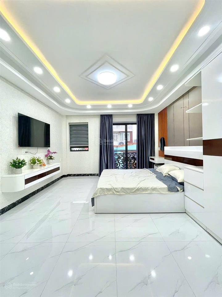 Nhà xây mới toanh. 4 tầng, ngay công viên gia định, giáp phú nhuận, gần sân bay