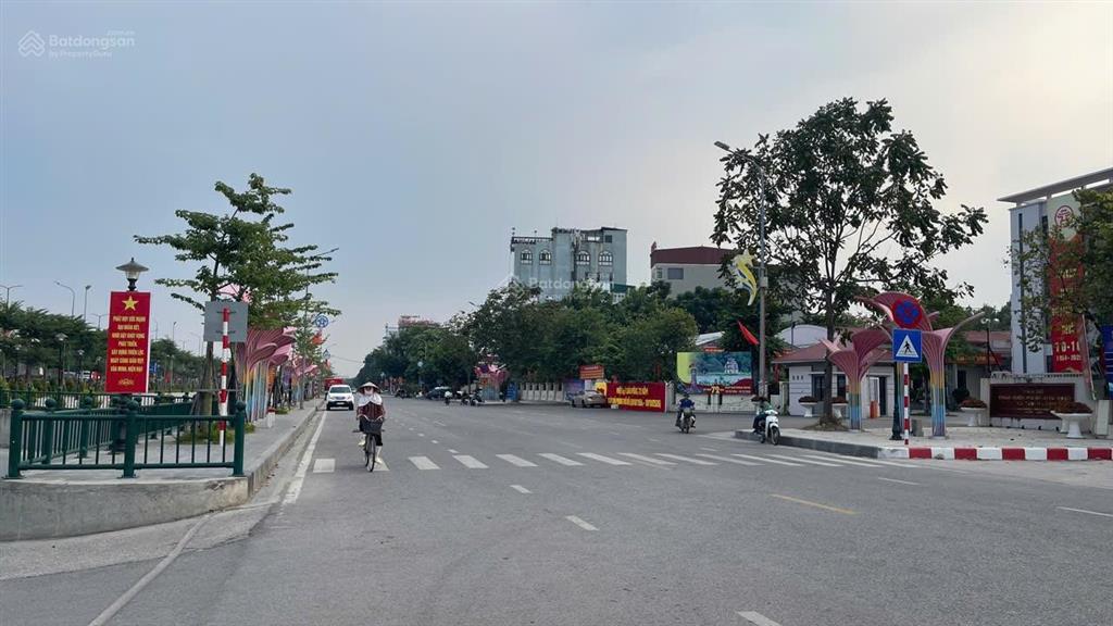 Bán nhà 3 tầng ngay cầu thăng long thiên lộc, đông anh