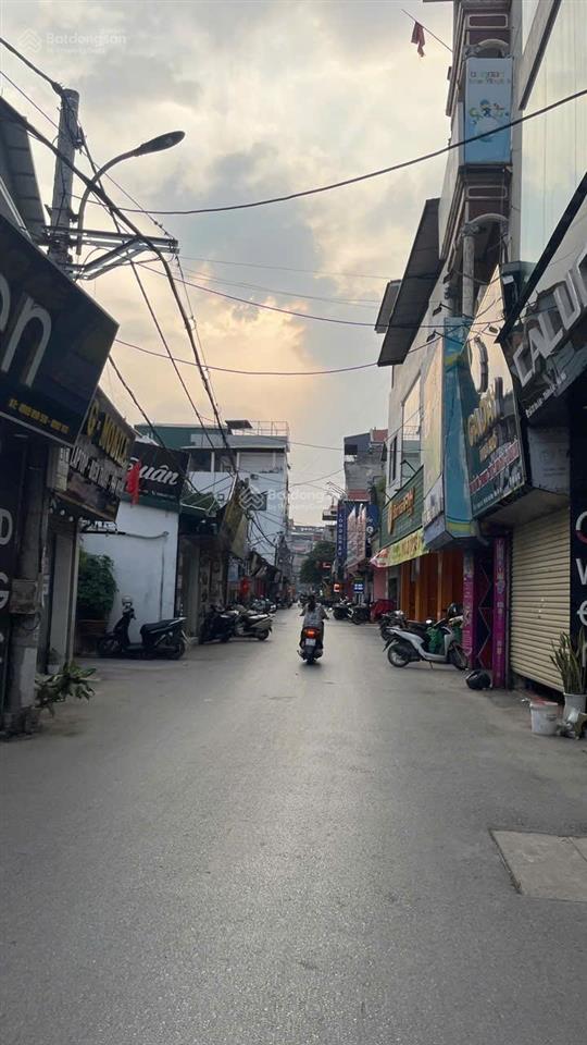 Nhà mặt phố  kinh doanh sầm uất  ngay cầu thăng long đông anh