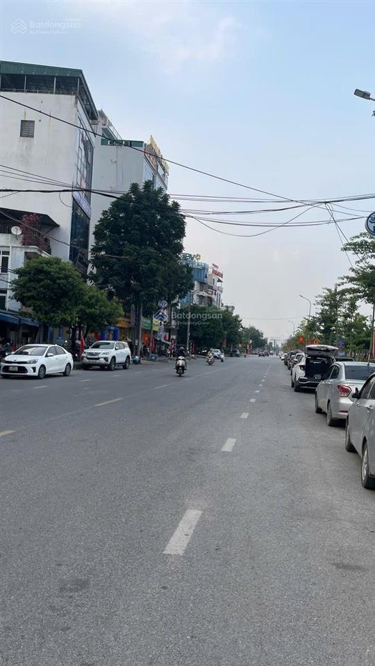 Nhà mặt phố  kinh doanh sầm uất  ngay cầu thăng long đông anh
