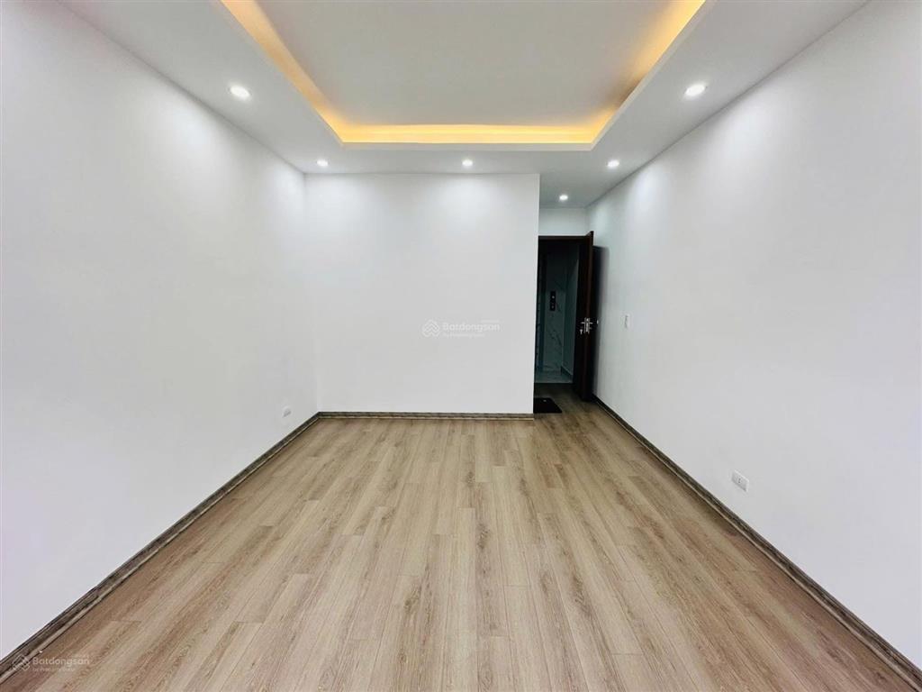 Cực rẻ!!! chỉ từ 5 tỷ ô tô đỗ ngày đêm nhà bắc từ liêm 30m2  5 tầng  thang máy   0934 503 ***